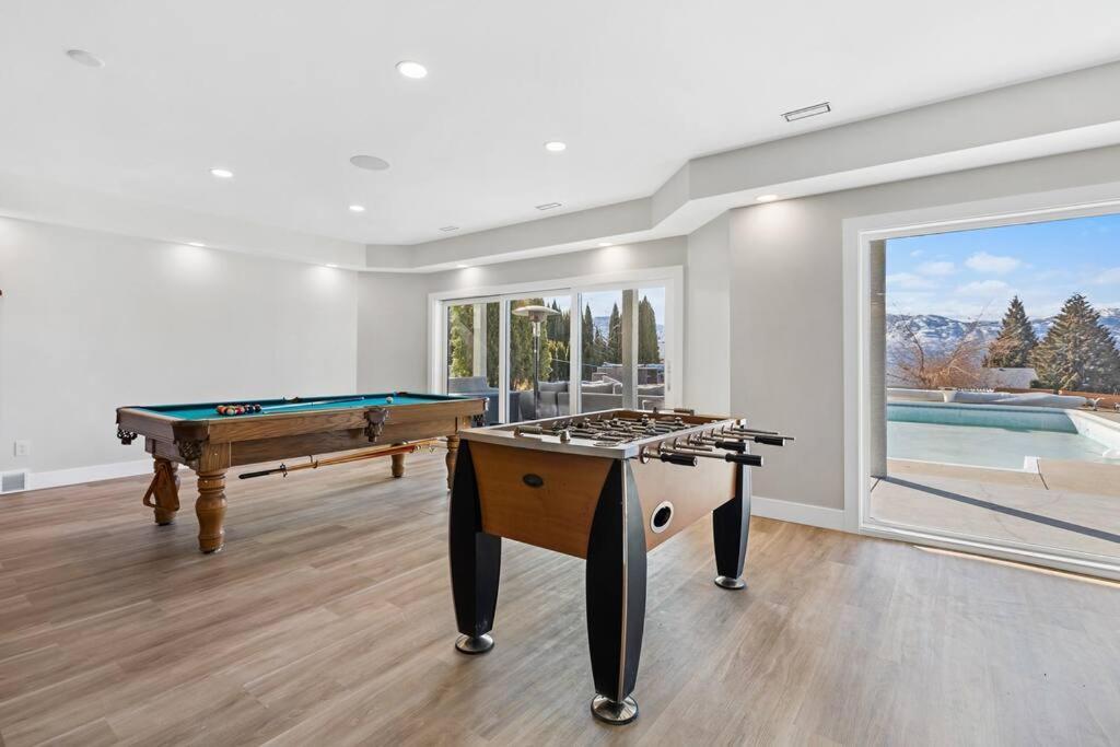 Luxurious 5 Bedroom House With Pool & Sauna West Kelowna Exteriér fotografie