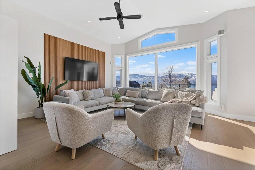 Luxurious 5 Bedroom House With Pool & Sauna West Kelowna Exteriér fotografie