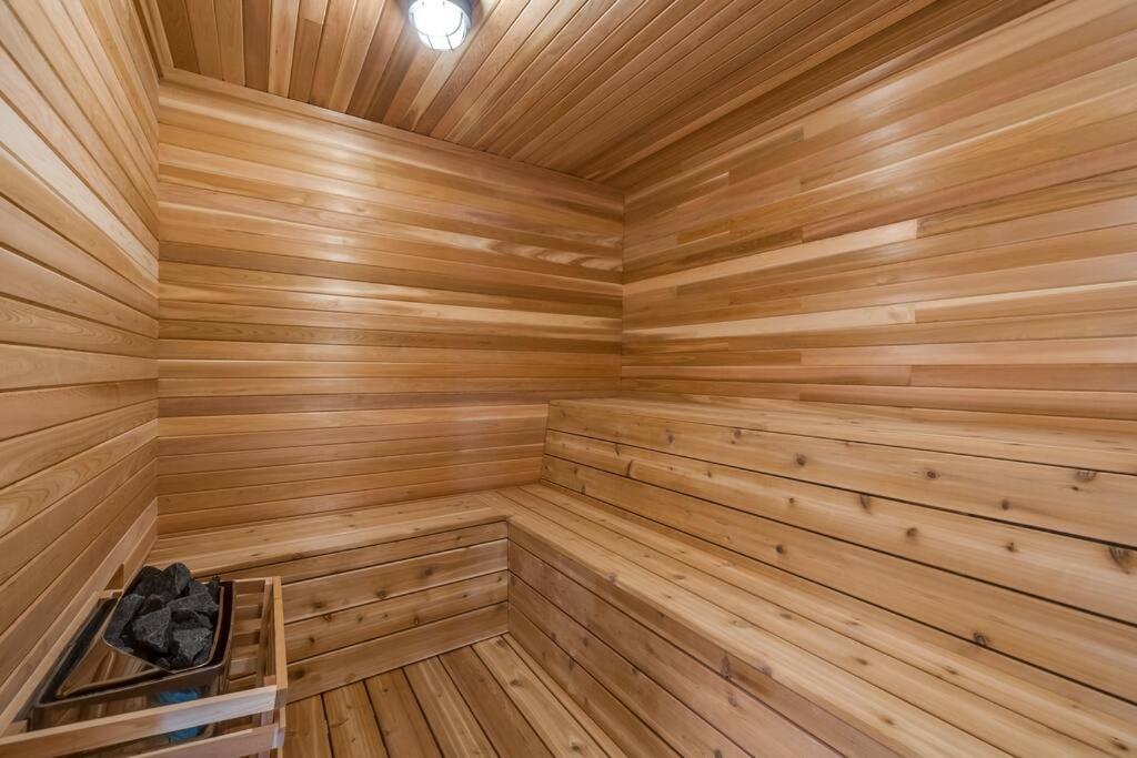 Luxurious 5 Bedroom House With Pool & Sauna West Kelowna Exteriér fotografie