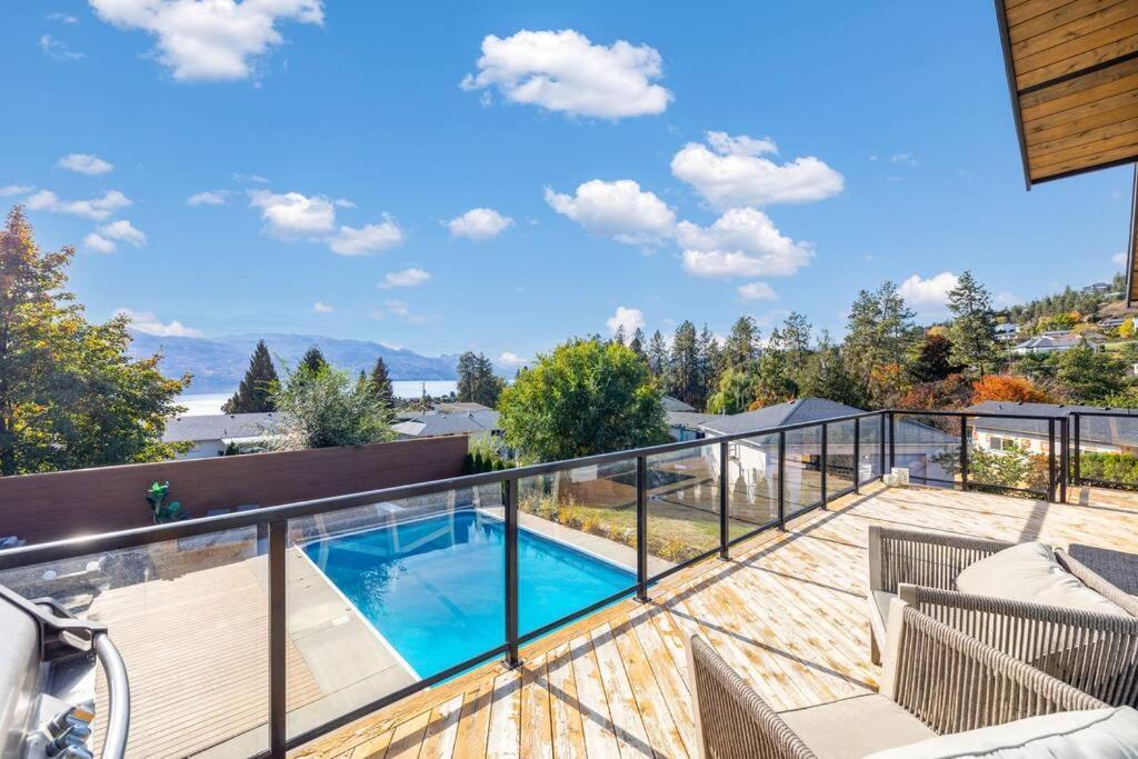 Luxurious 5 Bedroom House With Pool & Sauna West Kelowna Exteriér fotografie