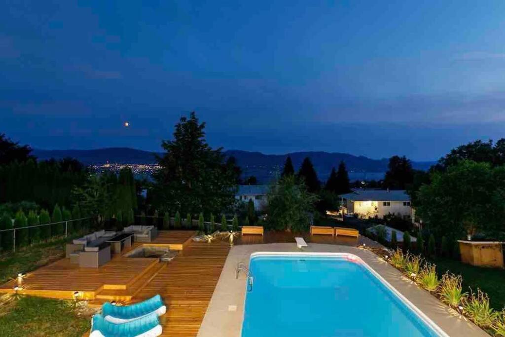 Luxurious 5 Bedroom House With Pool & Sauna West Kelowna Exteriér fotografie