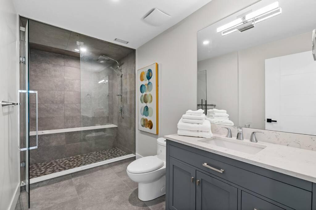 Luxurious 5 Bedroom House With Pool & Sauna West Kelowna Exteriér fotografie