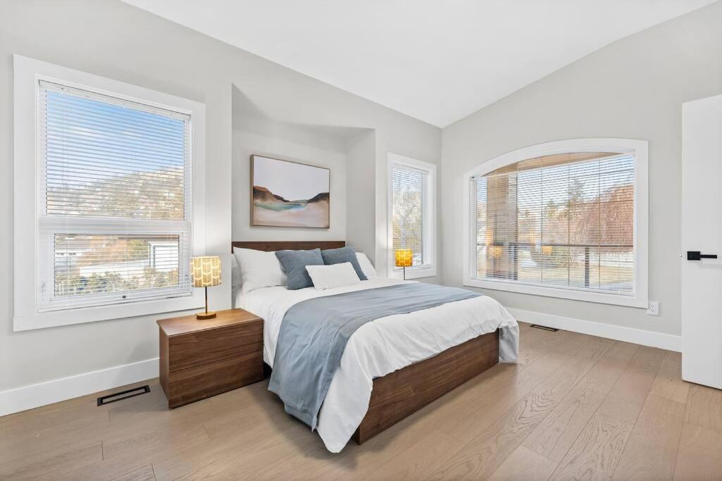 Luxurious 5 Bedroom House With Pool & Sauna West Kelowna Exteriér fotografie