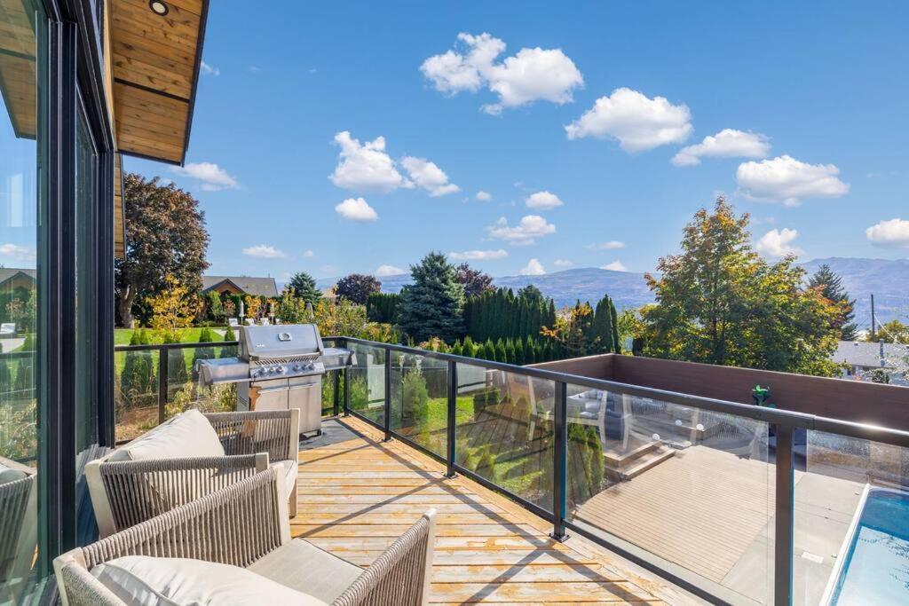 Luxurious 5 Bedroom House With Pool & Sauna West Kelowna Exteriér fotografie